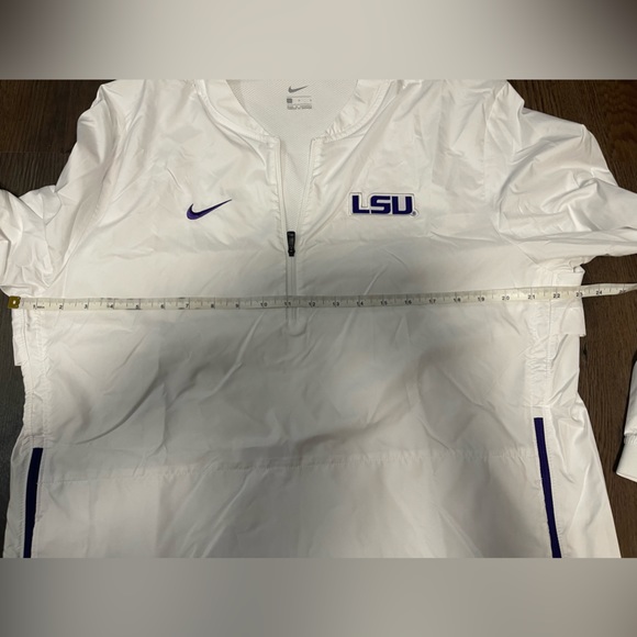 Nike - Picture 8 of 11